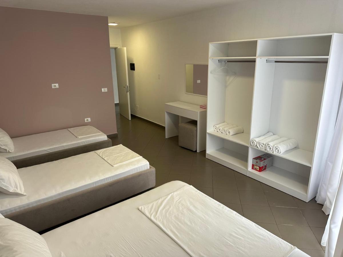 Lulu - Coral Apartament Golem (Tirana)